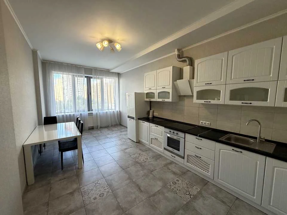 Apartment. Дніprovska naberezhna st.