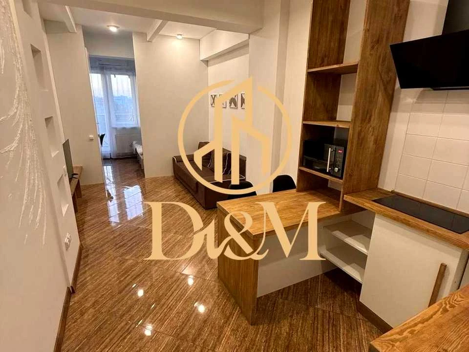 Apartment. Kyiv, Lower Val street.