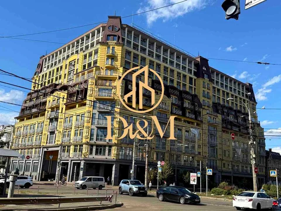 Apartment. Kyiv, Lower Val street.