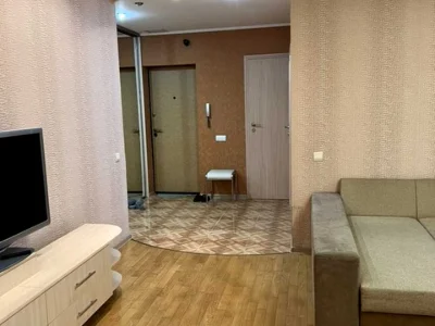 Квартира. Київ, Голосіївська вул.