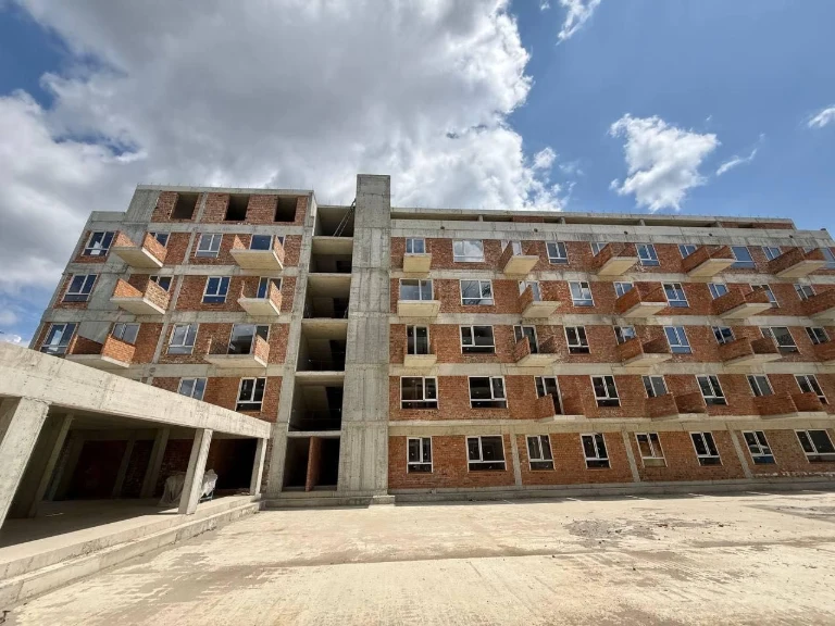 Sale of a large 3-bedroom apartment in Family House Residence, Pilypa Street