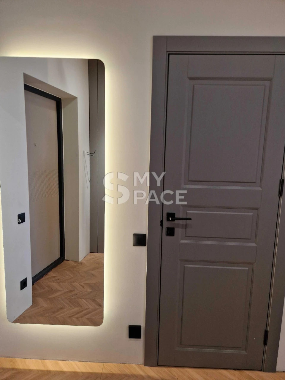 Spacious 1-bedroom apartment, Dniprovska naberezhna