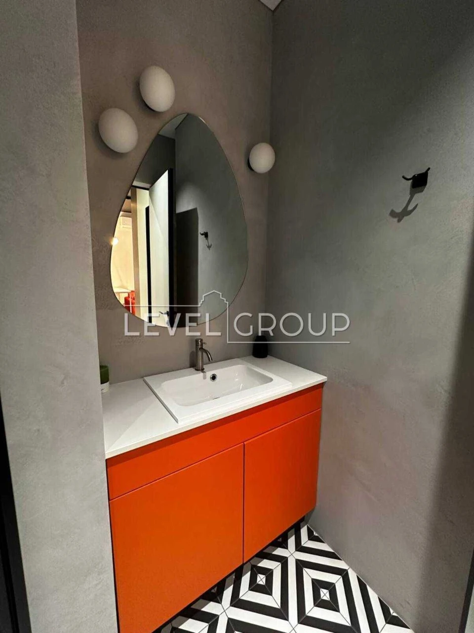 We offer a stylish and functional apartment in the residential complex