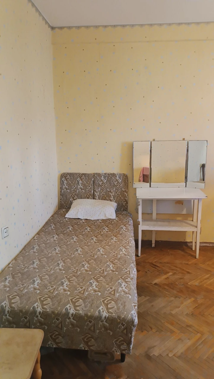 Андрія Малишка 27, "гостиница"