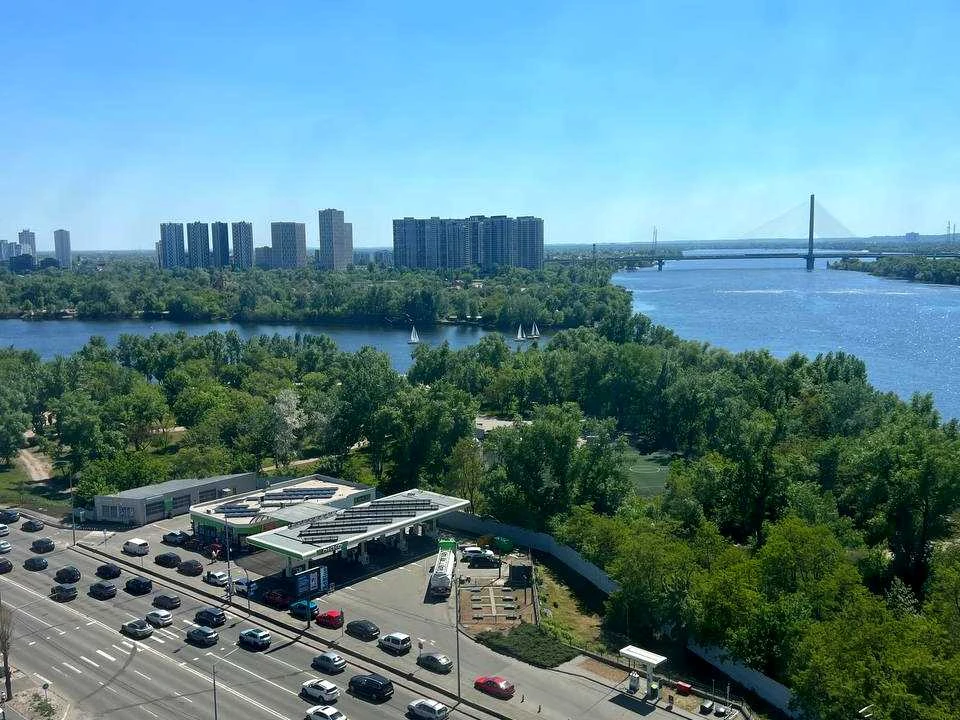 Квартира. Київ, Дніпровська набережна вул.