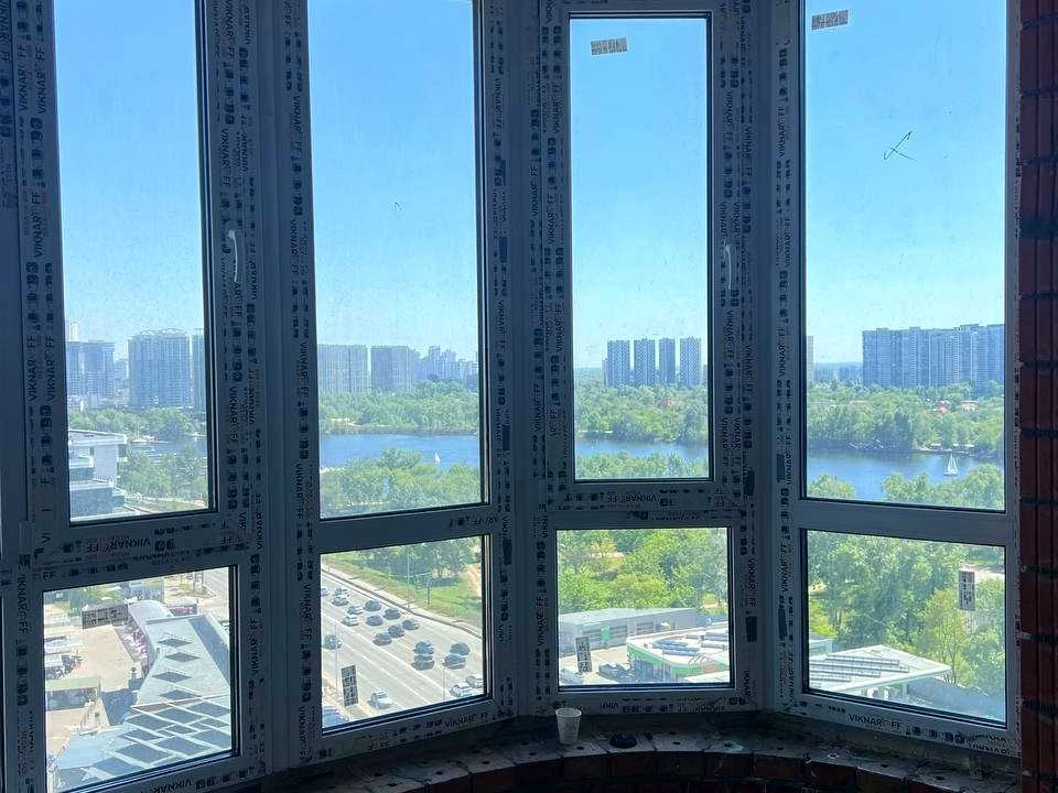 Квартира. Київ, Дніпровська набережна вул.