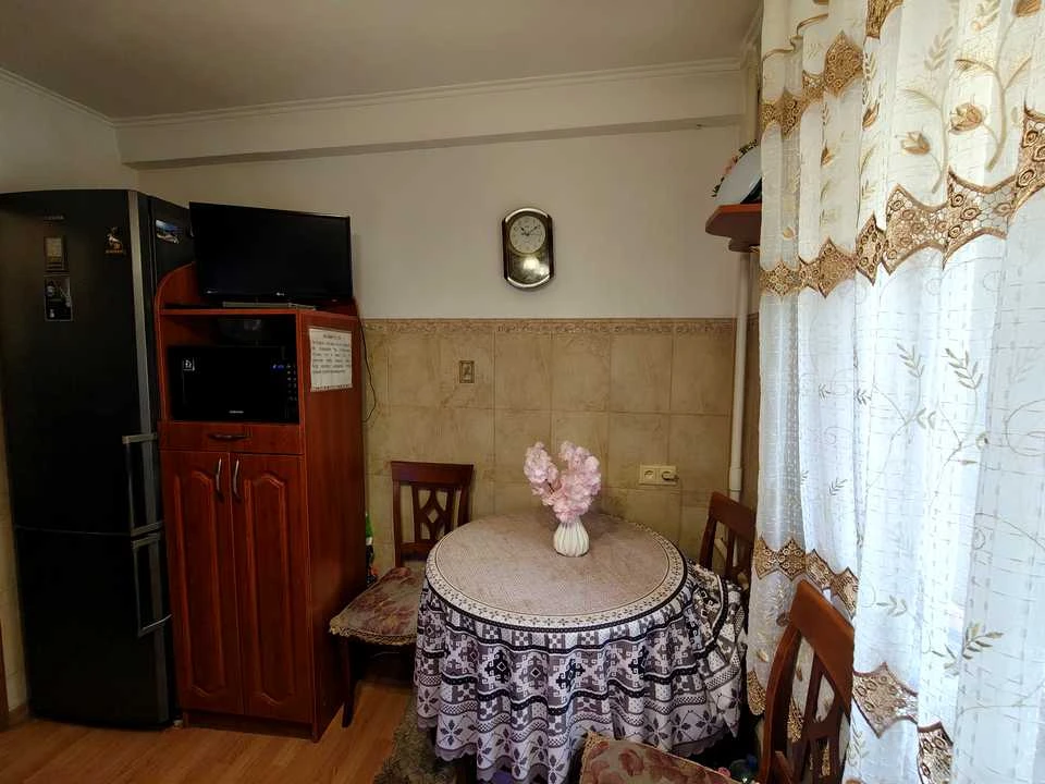 Квартира. Київ, Родини Глаголєвих вул.