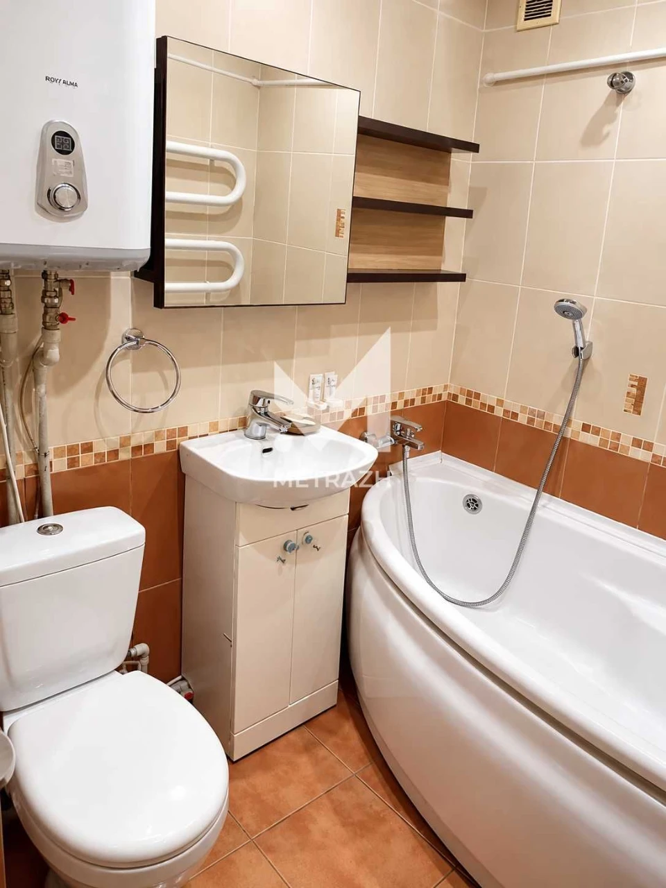 93860 | For Sale 2-bedroom apartment with renovation near the "Dvorzec Sporta" metro station