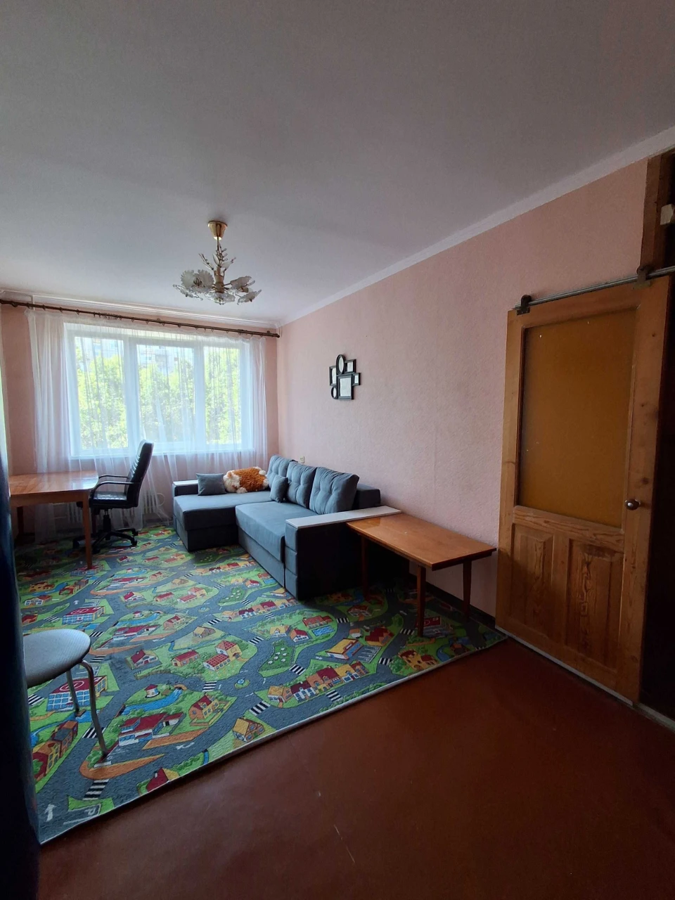 Продам 3х комнатную квартиру. Салтовка. Метро Студенческая.