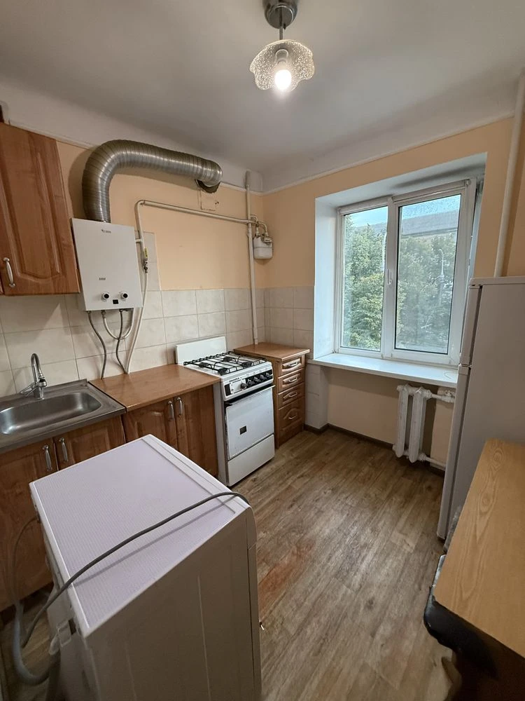 Apartment for Sale: 1-Bedroom Apartment Near a Park