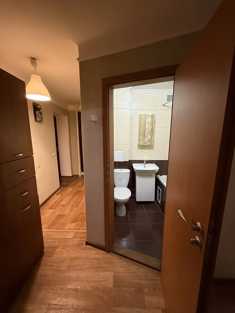 Apartment for Sale: 1-Bedroom Apartment Near a Park
