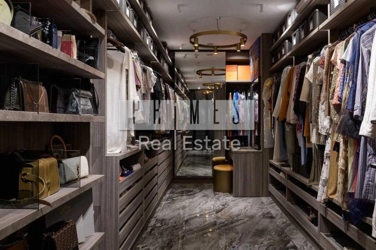 No Commission Sale of a New 5-Bedroom Apartment 265 sq m, Renovated, Lesya Ukrainka