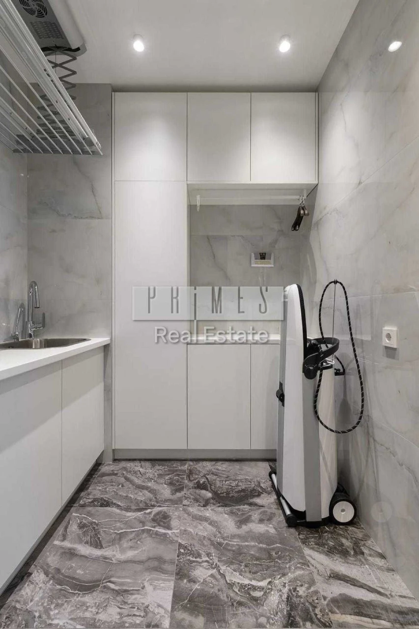 No Commission Sale of a New 5-Bedroom Apartment 265 sq m, Renovated, Lesya Ukrainka