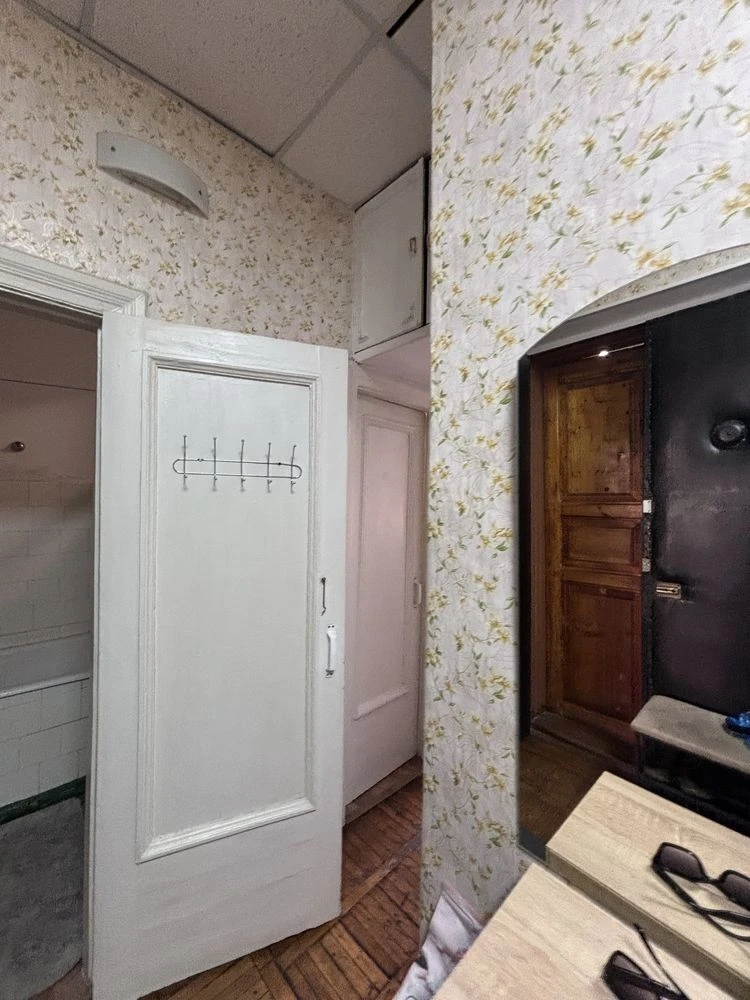 2 room apartment Stalinka, Preobrazhenskaya Street / Starobazar