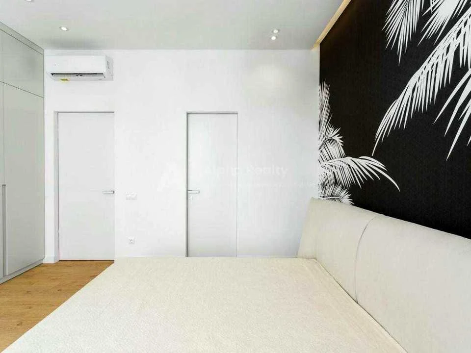 Apartment. Demianska Street, Kyiv