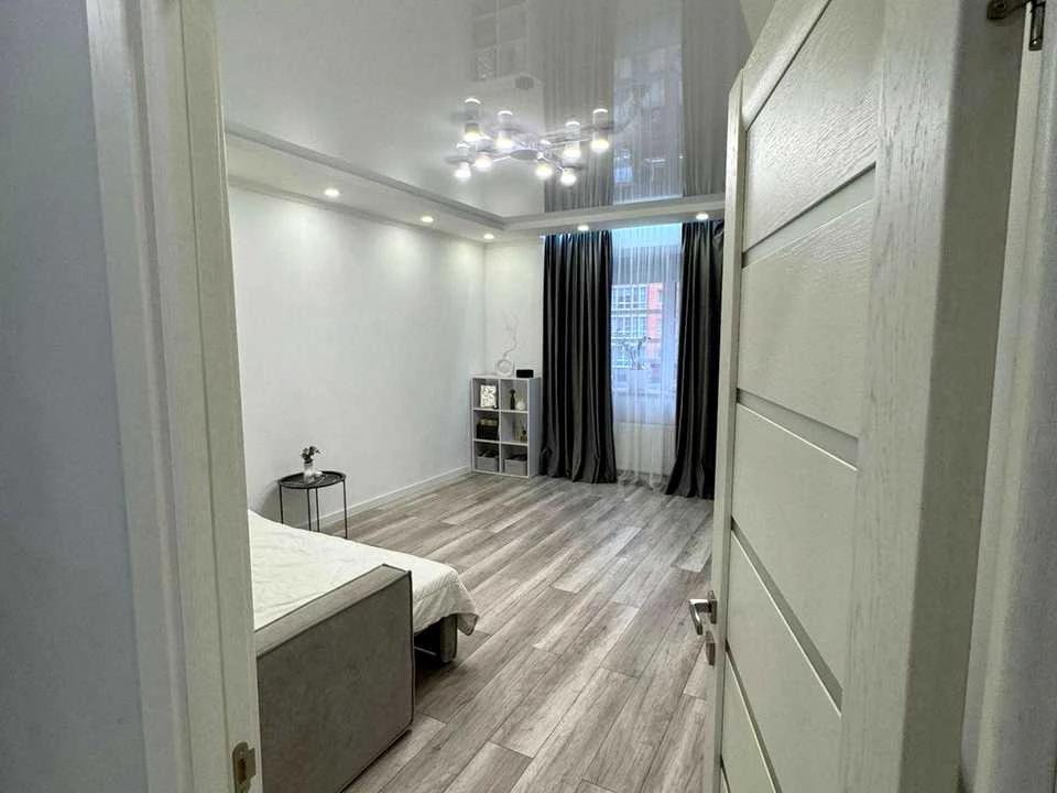 Apartment. Kul'parkivska st.