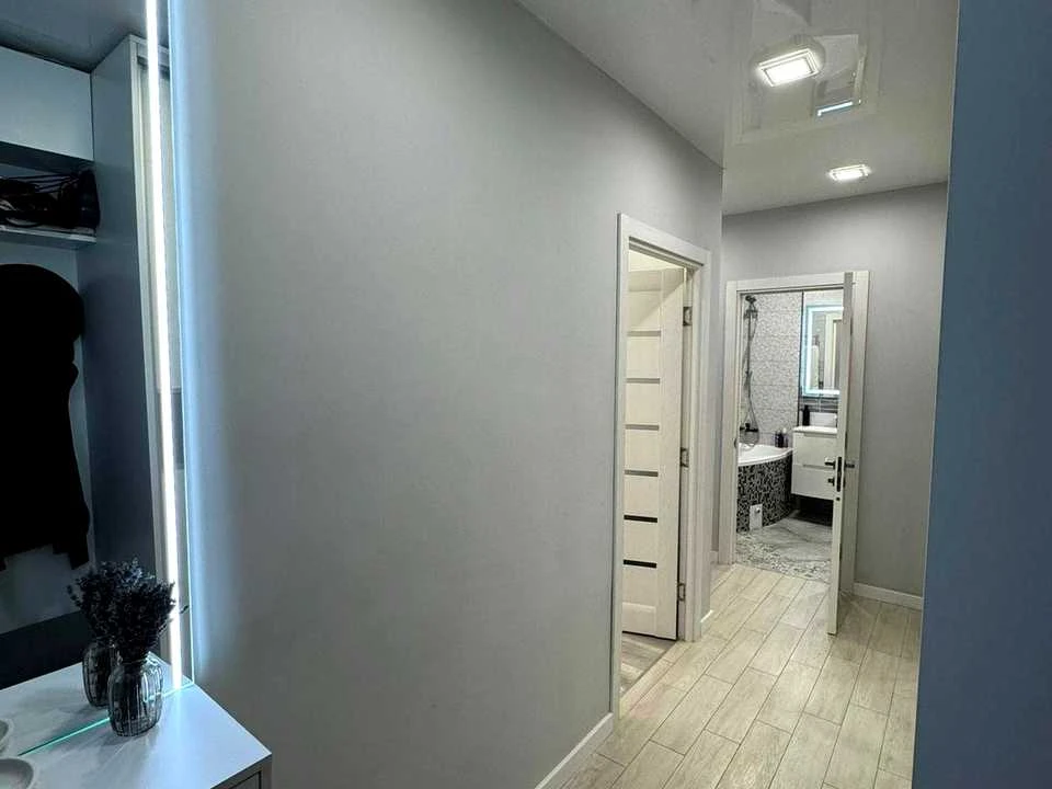 Apartment. Kul'parkivska st.
