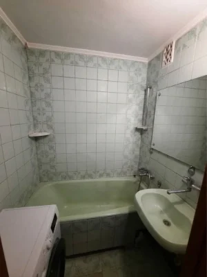 Sale of a 2-room apartment on Rayduzhna Street, Dniprovsky district