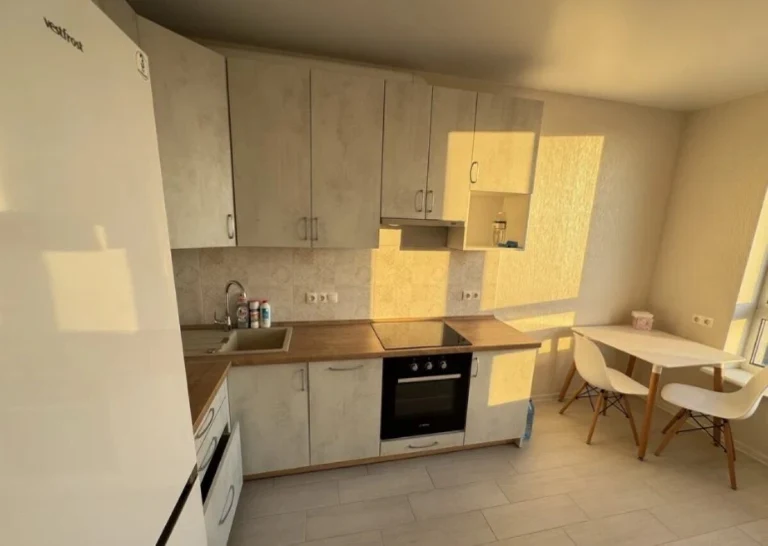 Продам однокімнатну квартиру (40 м²) у Києві, Дарницький рай