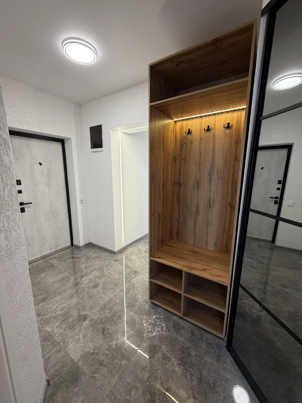 продам Власну квартиру в жк слобожанський , кухня студія та