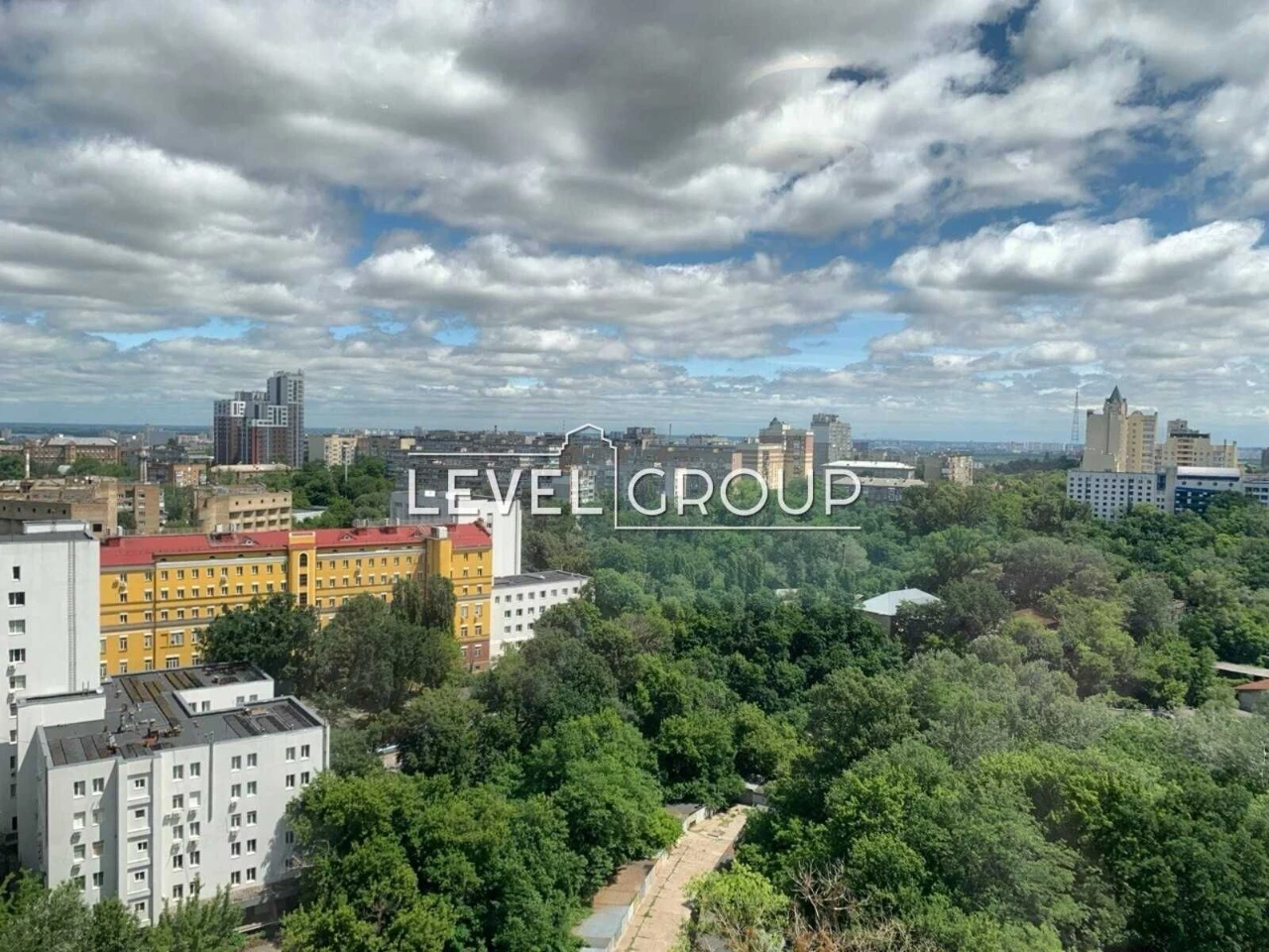 Sale of a 3-room apartment in the "Parus" residential complex, at Illenka Yuri street.
