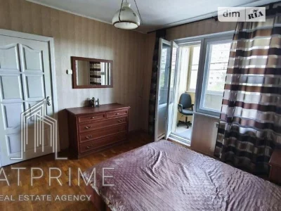 Sale of 3-room apartment 80 sq. m. on Mykoly Zakrevskoho str. 17 •