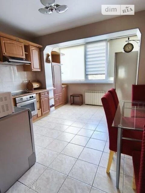 Sale of 3-room apartment 80 sq. m. on Mykoly Zakrevskoho str. 17 •