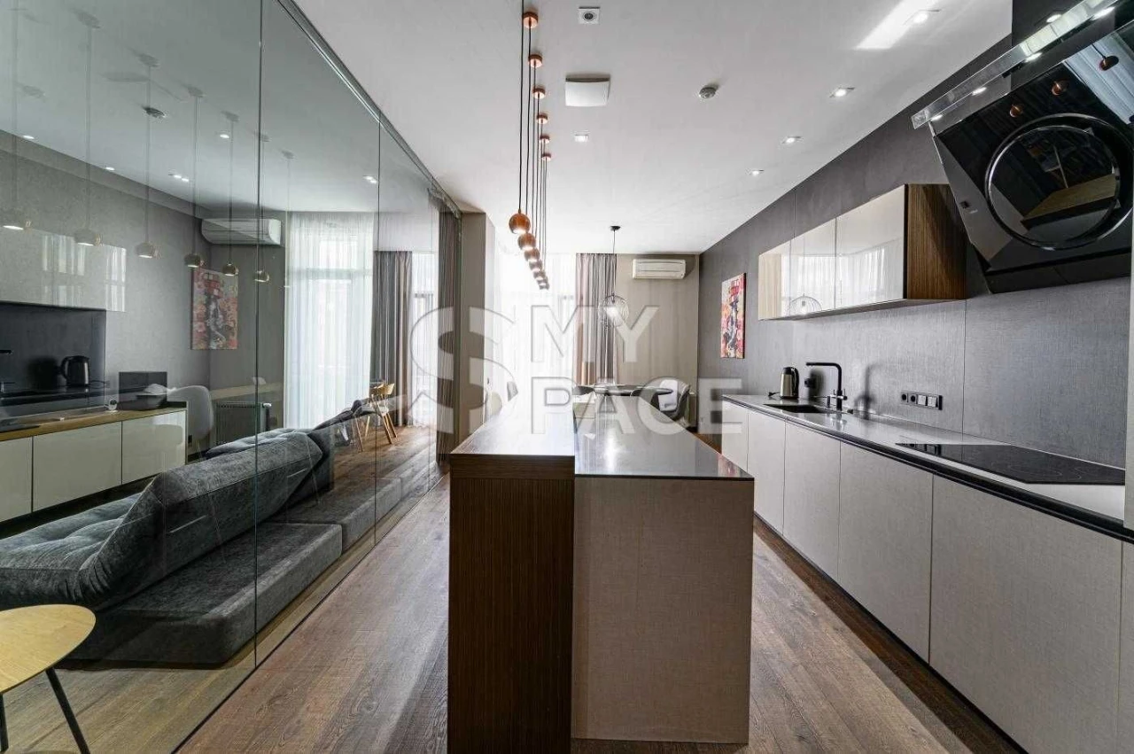 Spacious 3BR 140m² Konovalec 32 | Pecersk | Lesya Ukrainky |