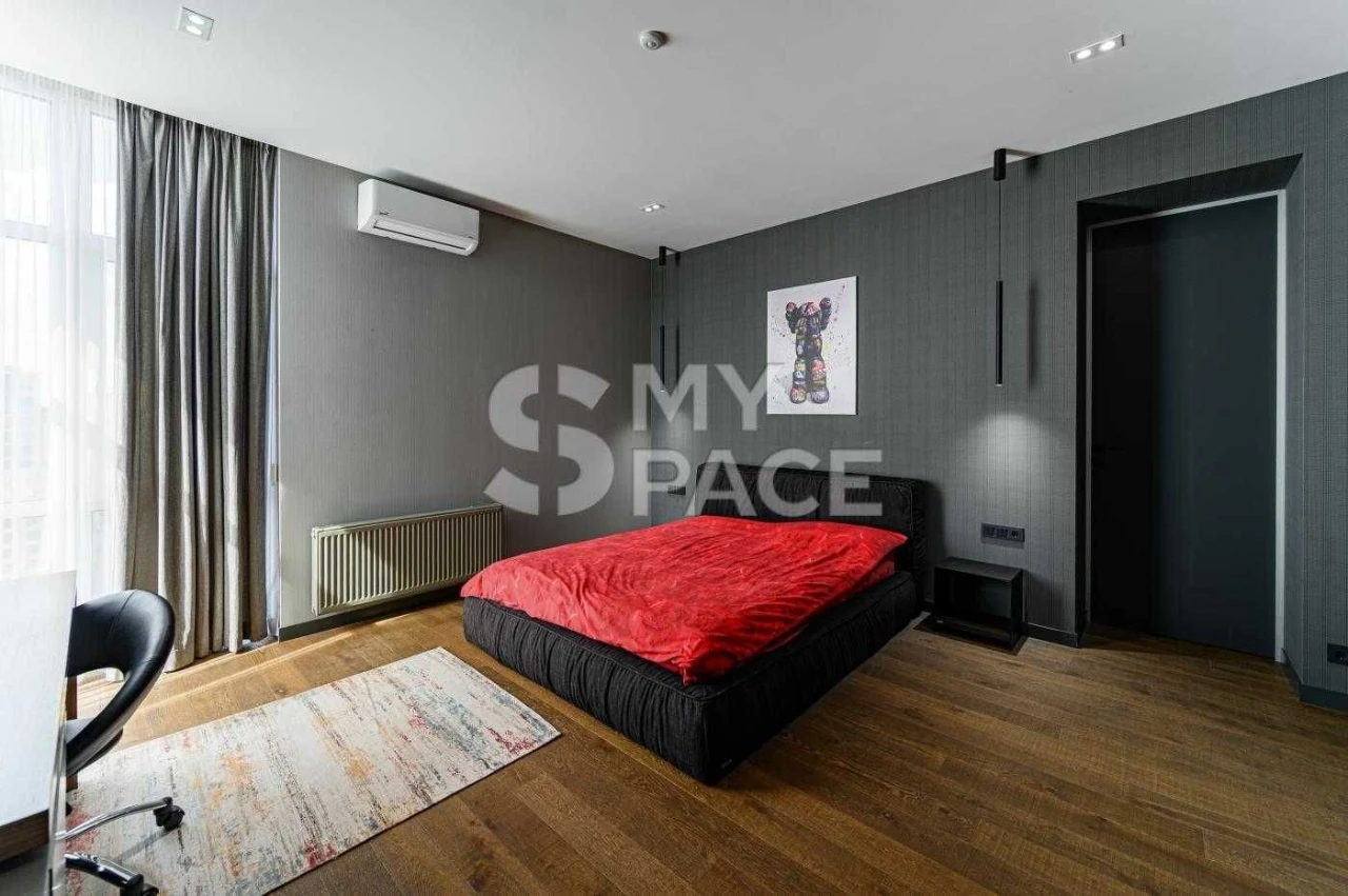 Spacious 3BR 140m² Konovalec 32 | Pecersk | Lesya Ukrainky |