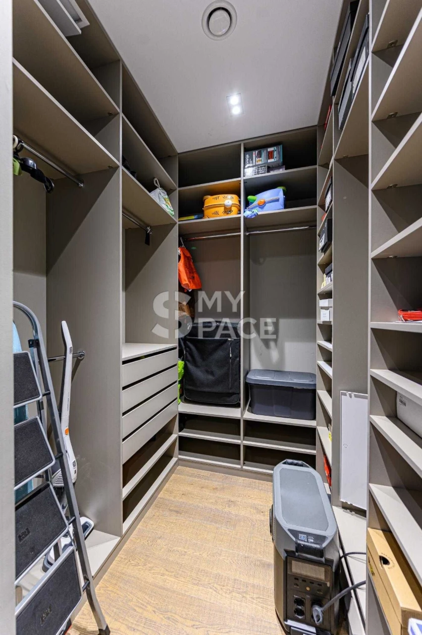 Spacious 3BR 140m² Konovalec 32 | Pecersk | Lesya Ukrainky |