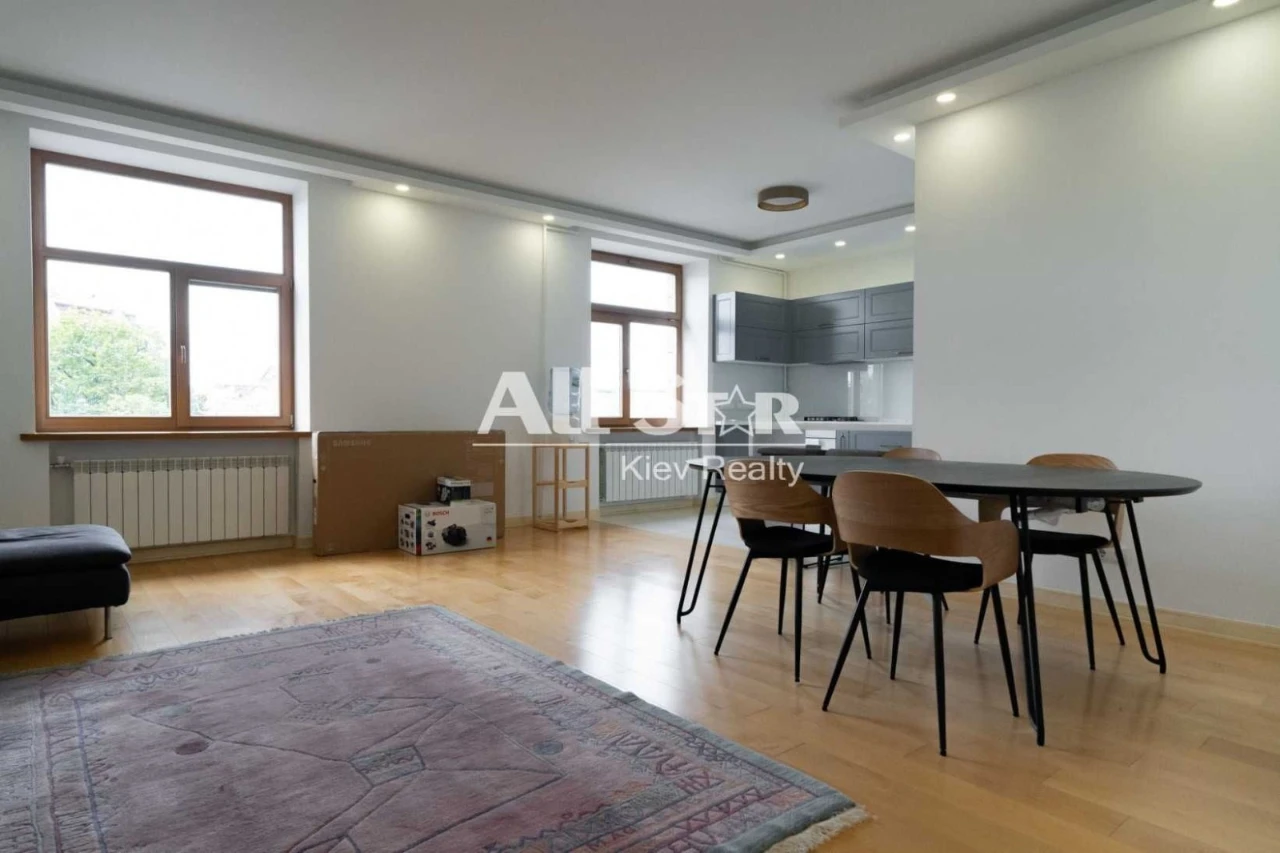 3-bedroom apartment for sale in Kyiv, Шевченковский district, Volodymyr Street, 19