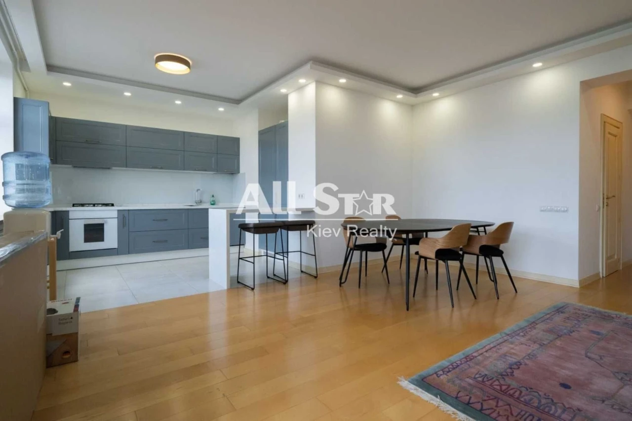 3-bedroom apartment for sale in Kyiv, Шевченковский district, Volodymyr Street, 19
