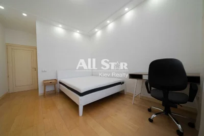 3-bedroom apartment for sale in Kyiv, Шевченковский district, Volodymyr Street, 19