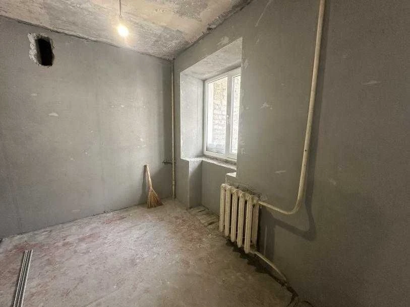 For Sale: 1-bedroom apartment on Odesskaya, Zernova Street, Brick