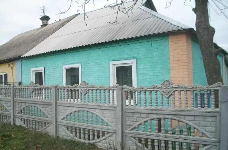 Продається частину будинку в Яківцях