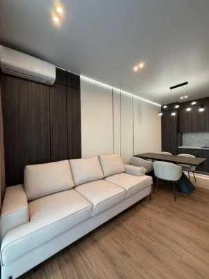 Spacious two-bedroom apartment in a family-class business district Par