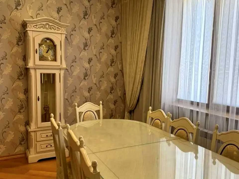 Квартира. Ужгород, Вишнева вулиця