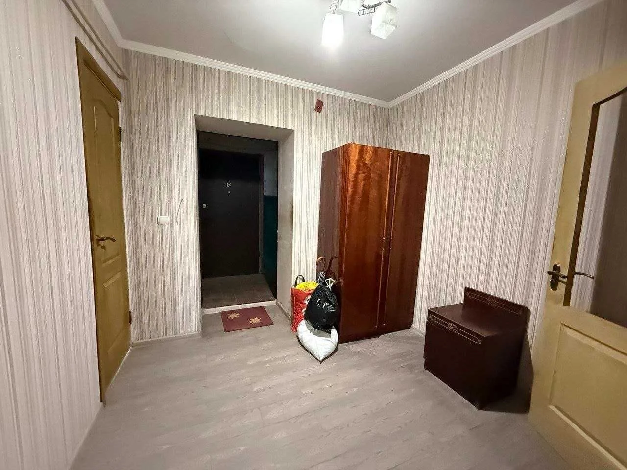 Sale of a 1-bedroom apartment on G. Krut street (near Sammarket)