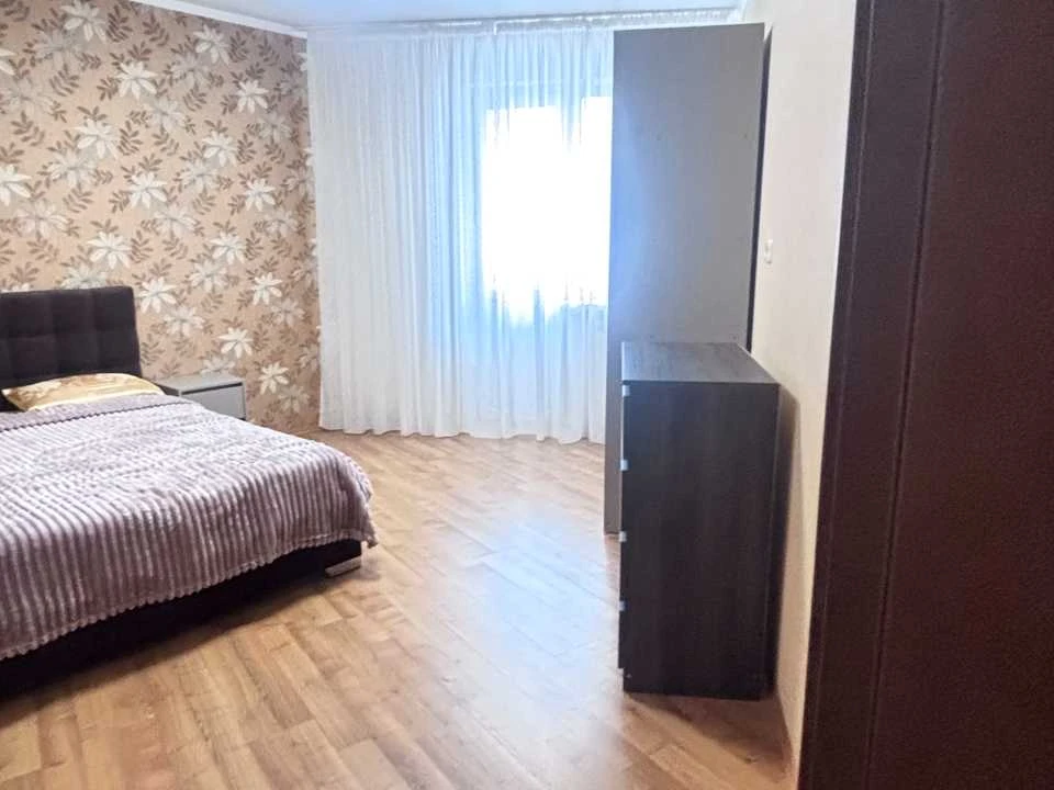 Квартира. Київ, Срібнокільська вулиця