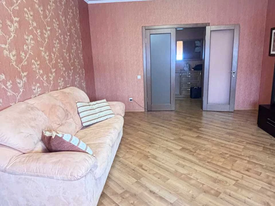 Квартира. Київ, Срібнокільська вулиця
