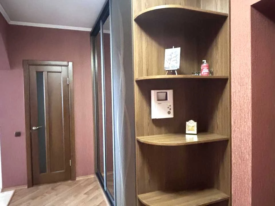 Квартира. Київ, Срібнокільська вулиця