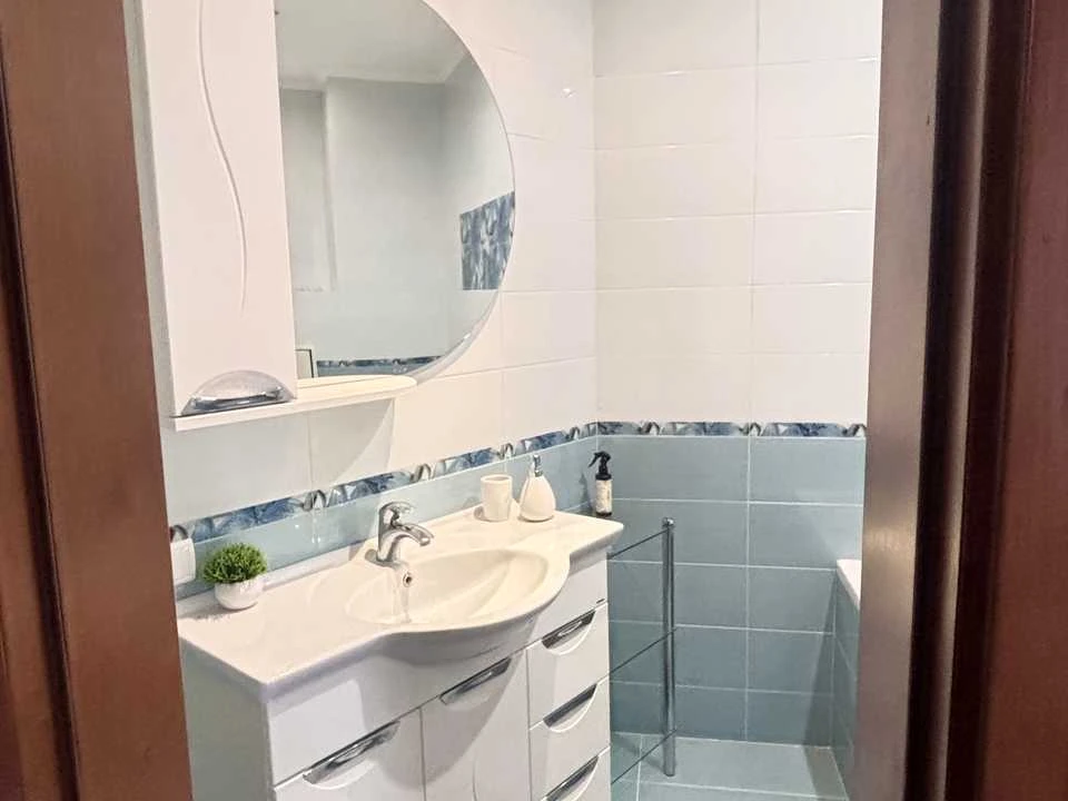Квартира. Київ, Срібнокільська вулиця