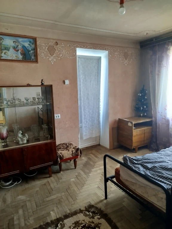 2 Rooms for Sale - Spacious