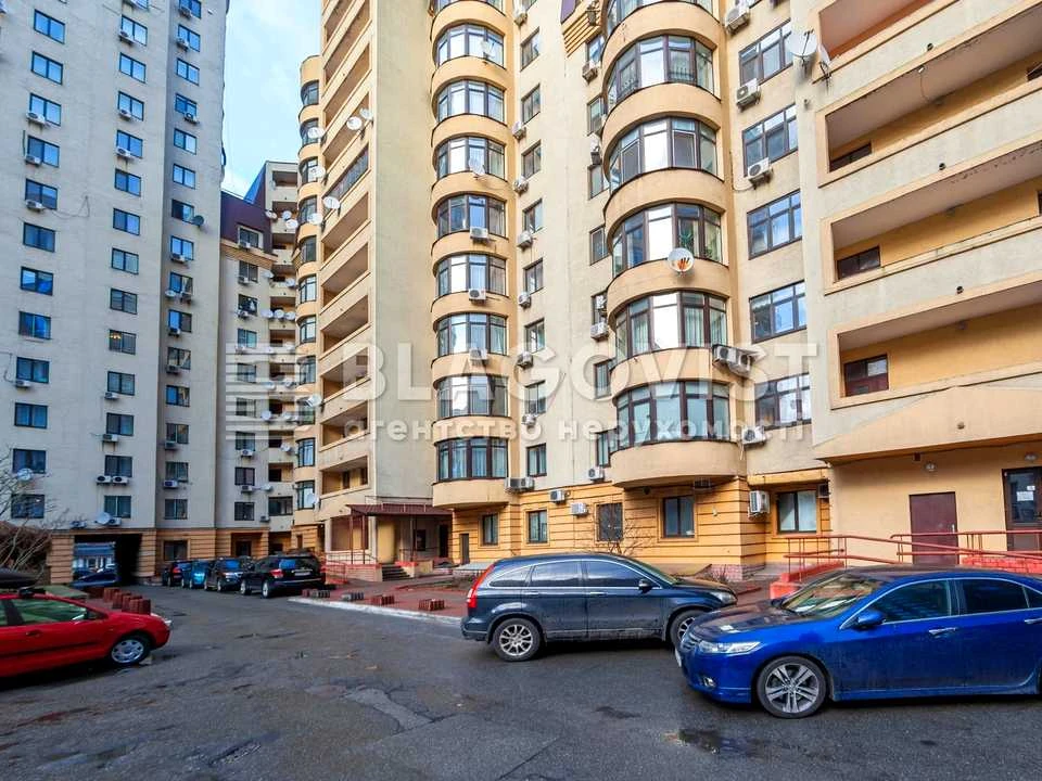 Квартира. Київ, Дмитрівська вулиця