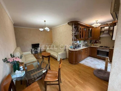 Sale of a cozy 3-bedroom apartment on Valeriy Lobanovsky Street