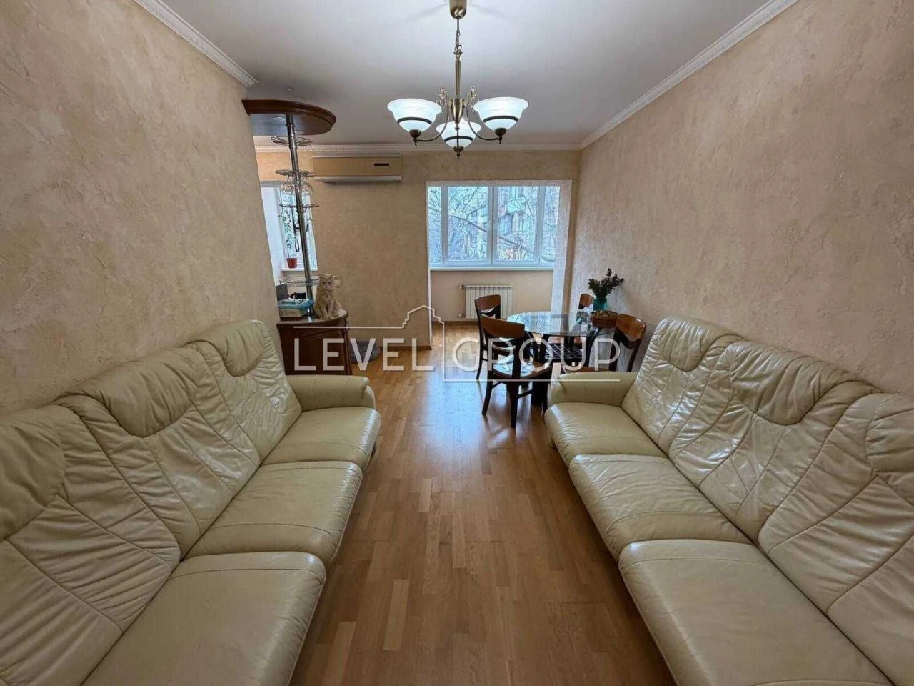 Sale of a cozy 3-bedroom apartment on Valeriy Lobanovsky Street
