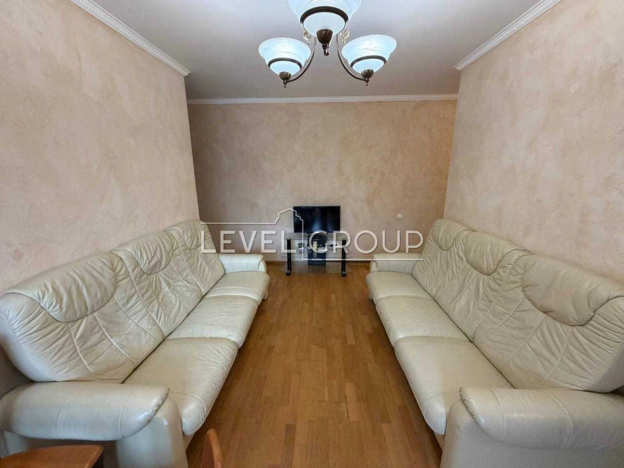 Sale of a cozy 3-bedroom apartment on Valeriy Lobanovsky Street