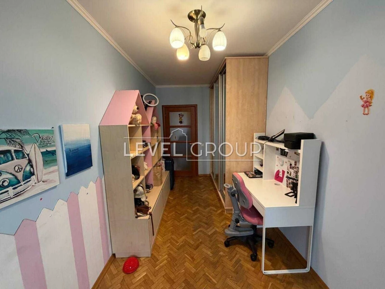 Sale of a cozy 3-bedroom apartment on Valeriy Lobanovsky Street