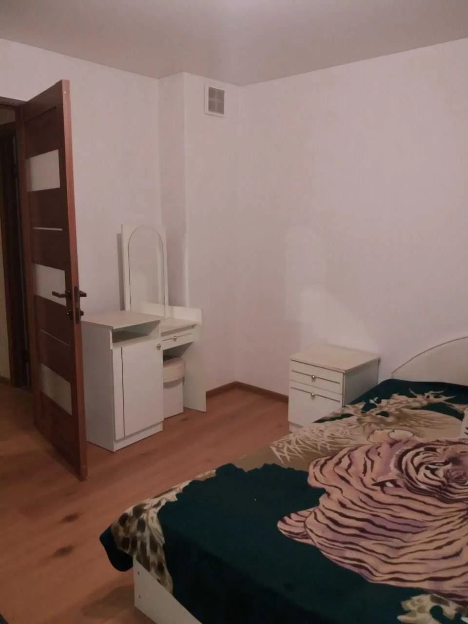 Excellent 2-room apartment at Zaboltonogo 24 999 U.S. dollars