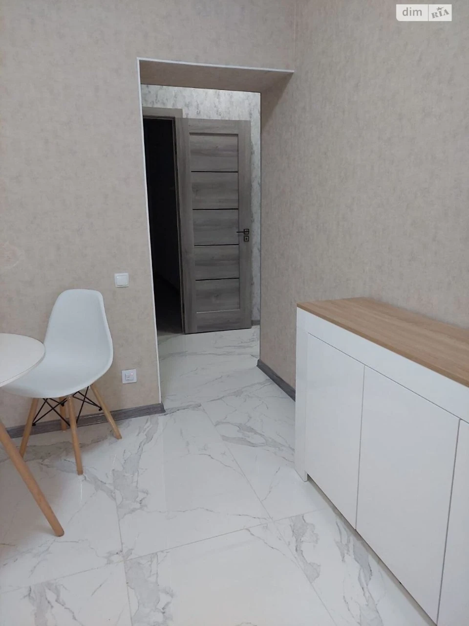 Apartment for Sale: Oleksandrivsky (October)